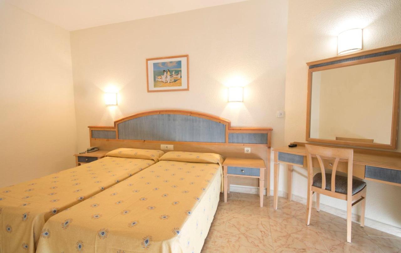 Azuline Hoteles Mar Amantis & II San Antonio  Ngoại thất bức ảnh