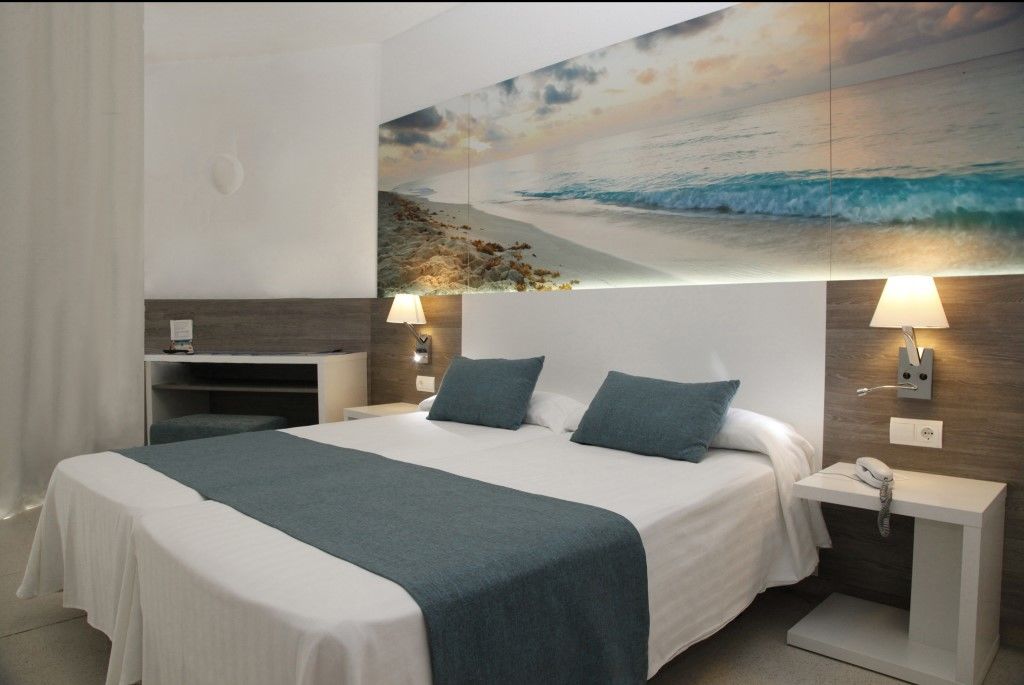 Azuline Hoteles Mar Amantis & II San Antonio  Ngoại thất bức ảnh