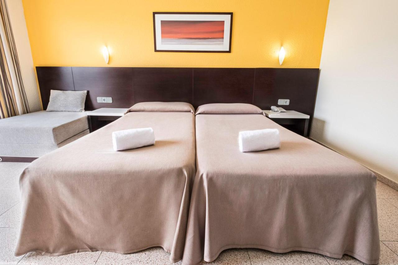 Azuline Hoteles Mar Amantis & II San Antonio  Ngoại thất bức ảnh